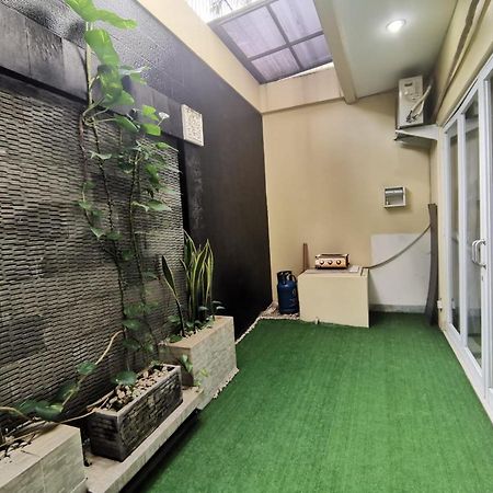 Platinum Setramurni Guest House Bandung 3Br Екстер'єр фото