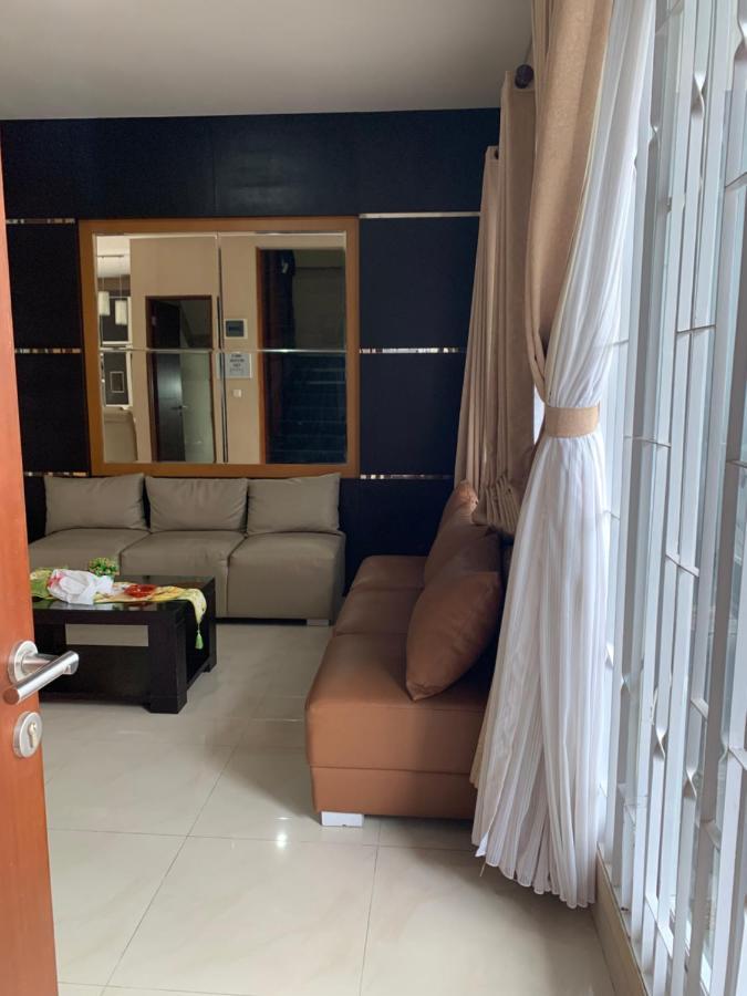 Platinum Setramurni Guest House Bandung 3Br Екстер'єр фото